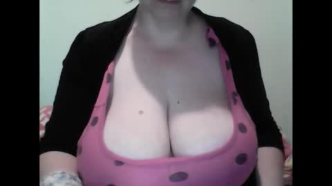Snapshot of cutejessytom chatting on January 6, 6:58 am Jessy online show from January 6, 6:58 am