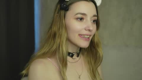 Mary online show from May 29, 2:09 am