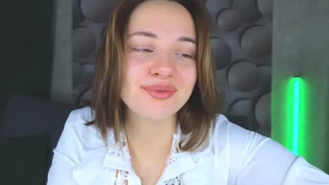 Snapshot of cutesmile_sharon chatting on February 7, 1:36 am cutesmile sharon online show from February 7, 1:36 am