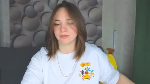 Snapshot of cutesmile_sharon chatting on February 20, 1:57 am cutesmile sharon online show from February 20, 1:57 am