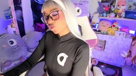 Snapshot of cutestephuwu chatting on March 6, 3:57 am  - independent model online show from March 6, 3:57 am