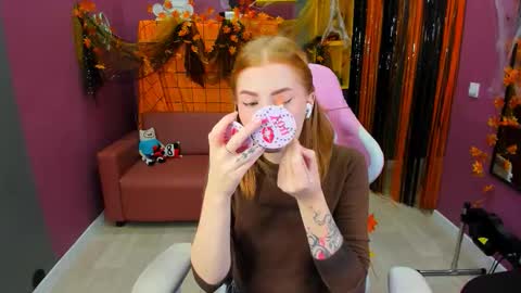 Lina online show from October 21, 8:40 am