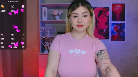Snapshot of cutie_mili chatting on January 14, 2:40 am mili online show from January 14, 2:40 am