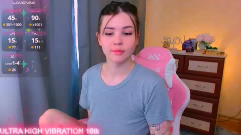 Snapshot of cutie_mili chatting on September 16, 7:27 am mili online show from September 16, 7:27 am