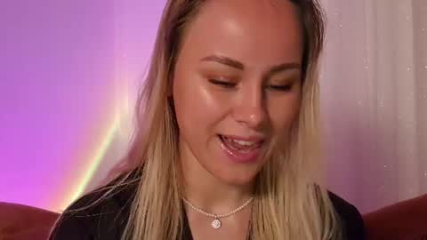 cutie_xoxo_ online show from July 5, 6:35 pm