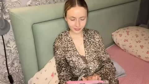 Vanessa online show from May 14, 9:31 pm