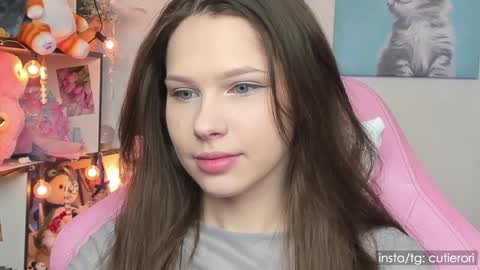 Snapshot of cutierori chatting on January 29, 5:19 am Rori  Instagram cutierori  online show from January 29, 5:19 am