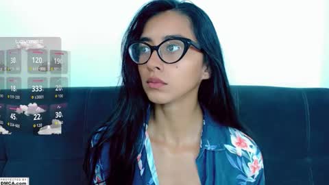 Snapshot of cutte_kitty_ chatting on October 6, 9:59 am miss ari online show from October 6, 9:59 am