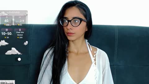 Snapshot of cutte_kitty_ chatting on October 13, 9:23 am miss ari online show from October 13, 9:23 am