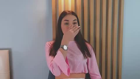 Im Bella online show from February 5, 1:54 pm