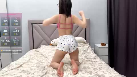 Akemi online show from February 27, 8:03 am