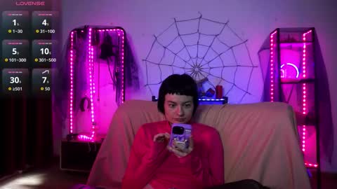 Lily Goddess online show from November 16, 7:10 am