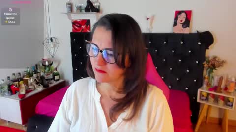 Mia  online show from March 9, 11:14 am