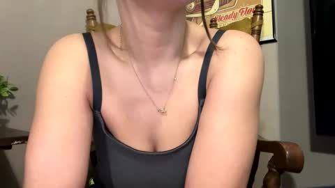 dabqueen_1994 online show from February 3, 1:05 pm