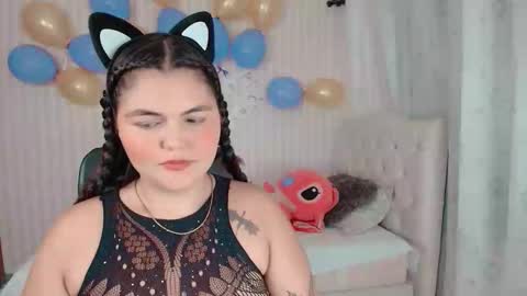Snapshot of daeneryslove_doll chatting on October 11, 6:18 am daeneryslove_doll online show from October 11, 6:18 am