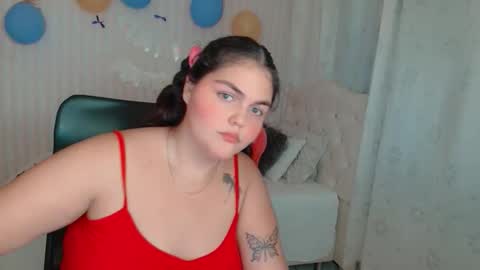 Snapshot of daeneryslove_doll chatting on October 17, 9:45 am daeneryslove_doll online show from October 17, 9:45 am