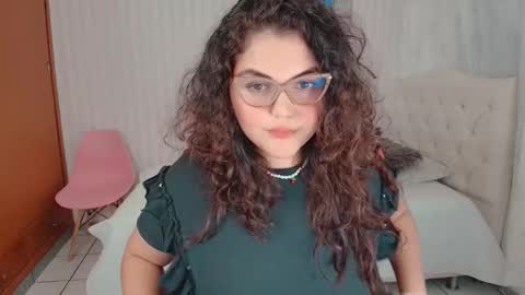 Snapshot of daeneryslove_doll chatting on September 14, 11:46 pm daeneryslove_doll online show from September 14, 11:46 pm