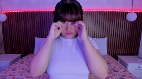 dafne_evaans online show from June 5, 11:38 am