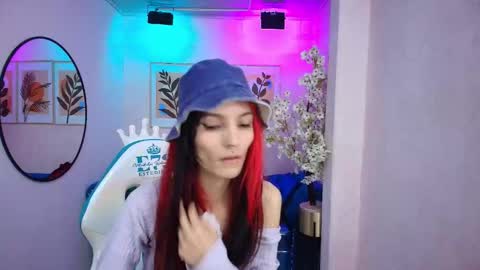 dafne huges online show from September 9, 7:46 pm