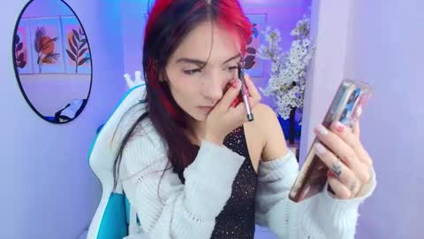 dafne huges online show from October 8, 7:40 pm