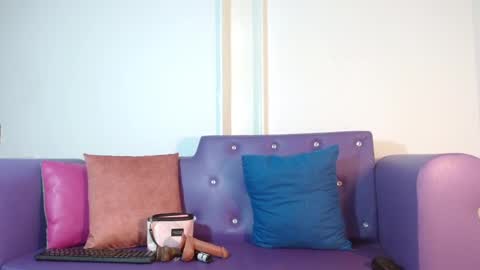 Snapshot of dafnnee_ross chatting on March 12, 12:15 pm DAFNNE online show from March 12, 12:15 pm