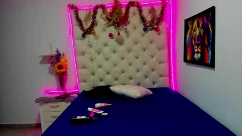 Snapshot of dafnnee_ross chatting on December 7, 12:13 pm DAFNNE online show from December 7, 12:13 pm