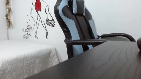 Snapshot of dafnnee_ross chatting on December 27, 12:12 pm DAFNNE online show from December 27, 12:12 pm