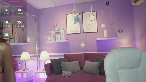 Dahlia Grey online show from October 13, 11:35 am