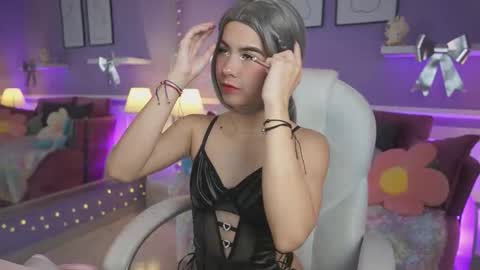 Dahlia Grey online show from January 16, 11:50 am