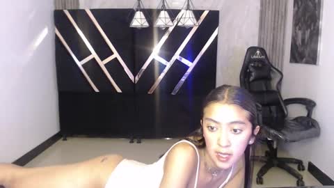 Snapshot of dahyan_ch chatting on October 15, 6:21 pm dahyan_ch online show from October 15, 6:21 pm