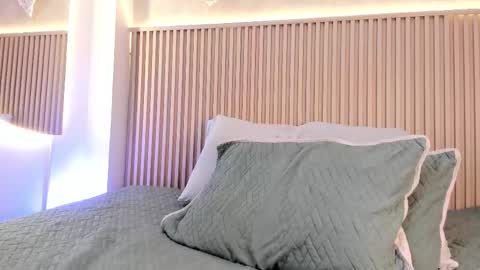 Daiana online show from November 25, 9:15 pm