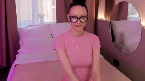 Snapshot of daily_glam chatting on September 18, 12:58 pm daily_glam online show from September 18, 12:58 pm
