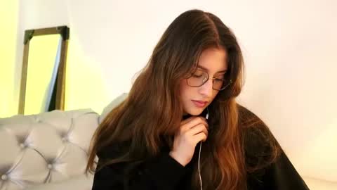 Lauren            online show from October 20, 1:47 pm