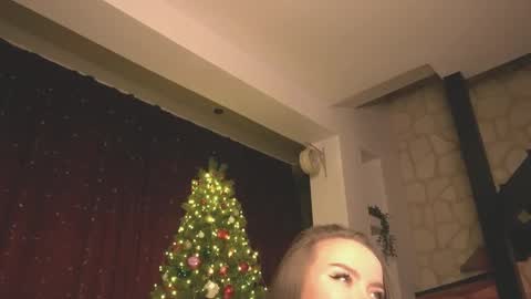 Snapshot of daisy_stacey chatting on December 31, 7:51 pm Stacey online show from December 31, 7:51 pm