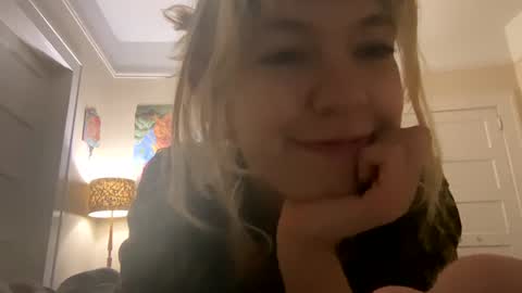 Snapshot of daisybaby699 chatting on January 13, 9:41 am DaisyB3 online show from January 13, 9:41 am