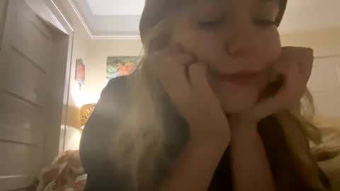 Snapshot of daisybaby699 chatting on January 7, 9:40 am DaisyB3 online show from January 7, 9:40 am