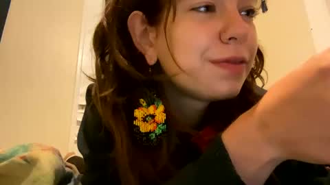 Snapshot of daisybaby699 chatting on September 9, 6:13 am DaisyB3 online show from September 9, 6:13 am