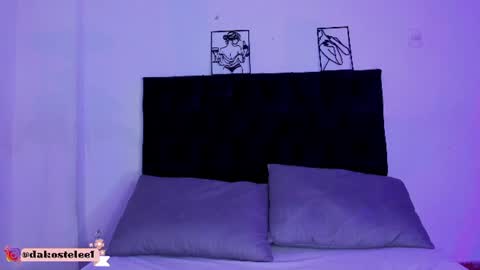 dakostelee1_ online show from June 12, 9:01 pm