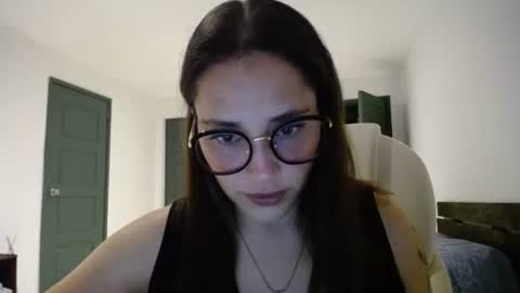 IG  dakotasofiaa online show from March 16, 12:46 am