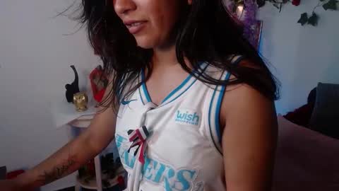 Snapshot of dakota_ro chatting on October 11, 10:23 pm dakota_ro online show from October 11, 10:23 pm