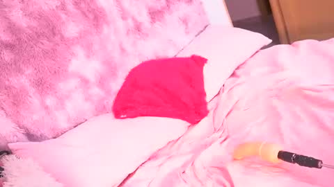 dakotaaroms online show from November 23, 12:02 am