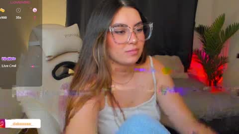 dakottaa__ online show from March 30, 11:48 pm