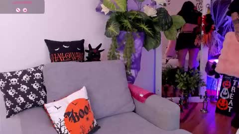   online show from October 29, 7:45 am