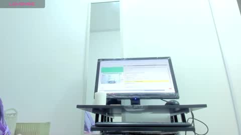 Snapshot of dalia_2 chatting on March 12, 12:10 am Ren online show from March 12, 12:10 am