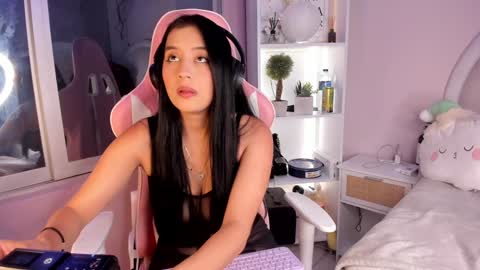 leila williams online show from February 1, 11:06 pm