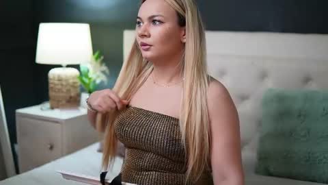  Dalia  online show from May 5, 8:12 pm