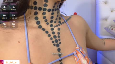 Snapshot of daliapunkt chatting on December 11, 12:02 am Dalia online show from December 11, 12:02 am