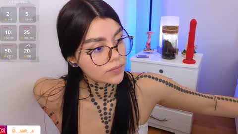 Snapshot of daliapunkt chatting on December 19, 12:24 am Dalia online show from December 19, 12:24 am