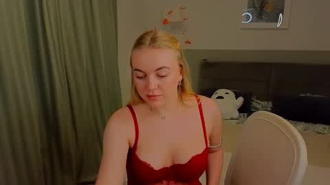 Dana online show from November 25, 8:42 pm