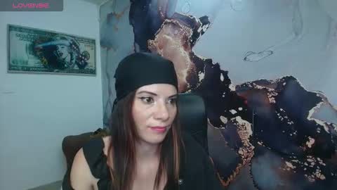 Danaa Rey online show from October 6, 4:23 pm